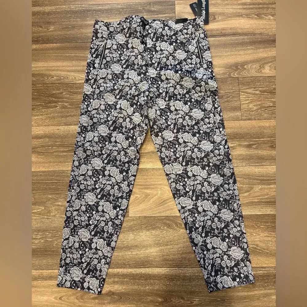 Soho Apparel Black and White Floral Flat Front Pants Size 16 NWT